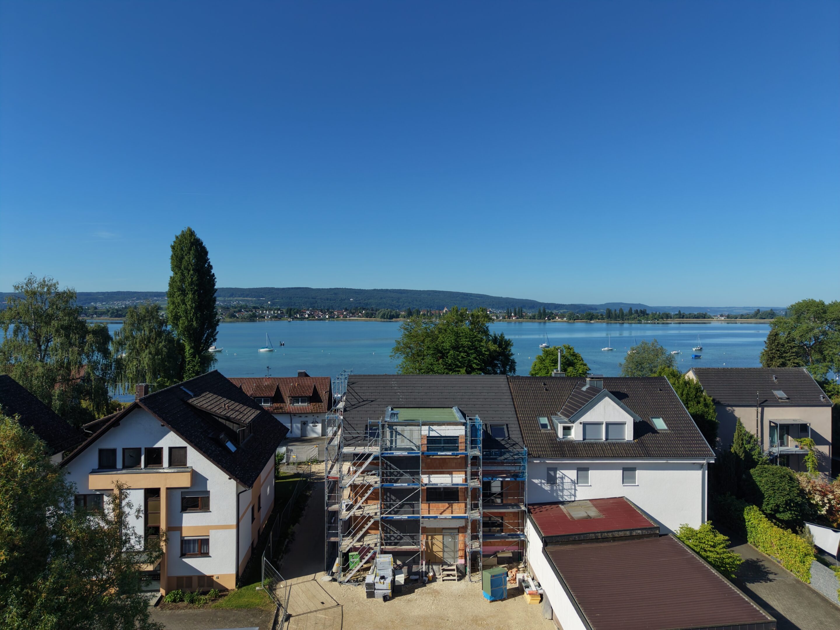 Rückseite Immobilie mit Seeblick